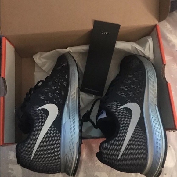 Mens 8.5 - Picture 2 of 3